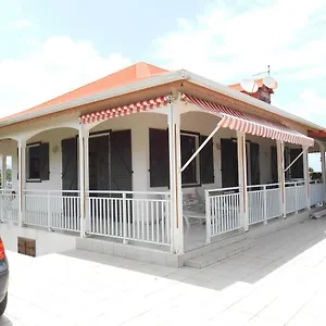  Hébergement de vacances Spacieuse Maison De Guadeloupe